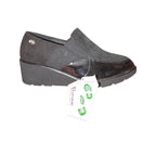 Prodotto Italiano | Slip-on donna nera con elastici e zeppa
